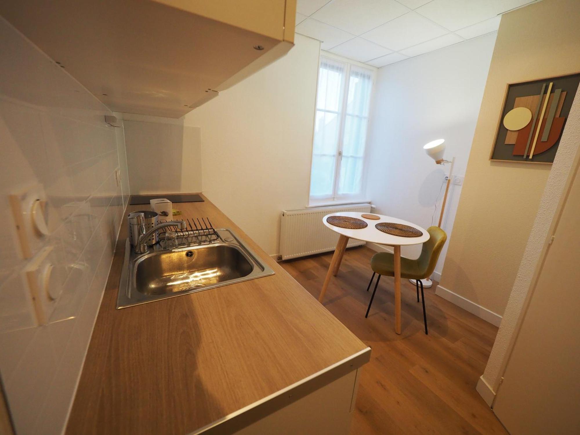 Meuble 2 - 15 Min Dampierre - 25 Min Belleville - Wifi Apartment Gien